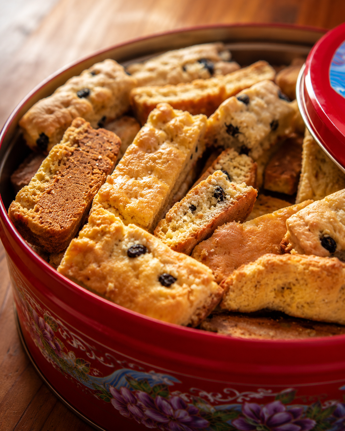 Buttermilk rusks packed in a tin